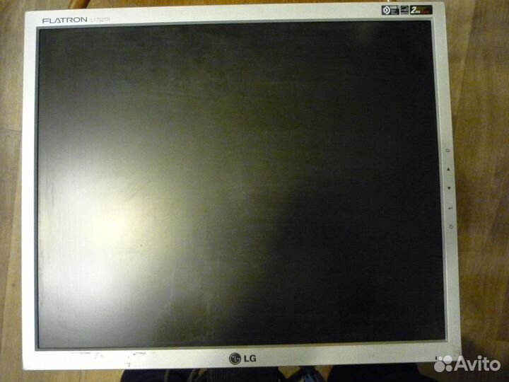 ЖК монитор 17