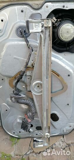 Передний правый стеклоподъемник на форд фокус2