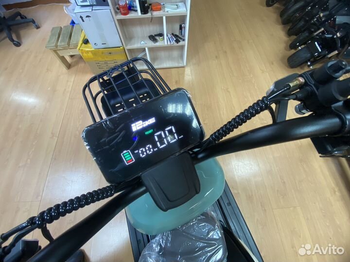 Трицикл электрический 3-х местный. До 40км/ч