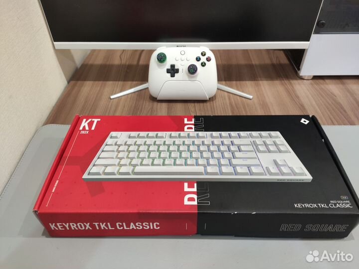 Кастомная Red square keyrox tkl classic v3