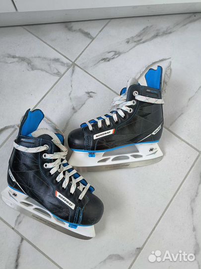 Коньки хоккейные