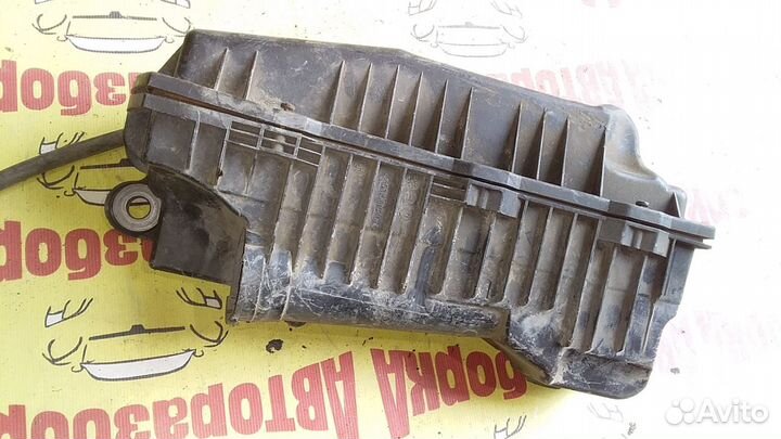 Корпус воздушного фильтра Peugeot 307