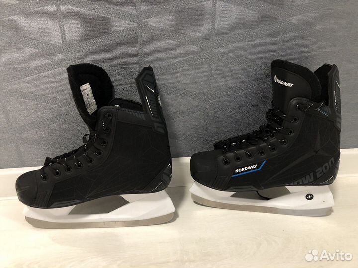 Коньки хоккейные