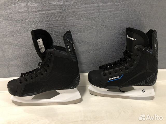 Коньки хоккейные