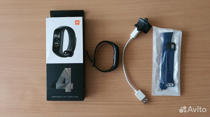 Фитнес-браслет Xiaomi Mi Smart Band 4 RU, черный
