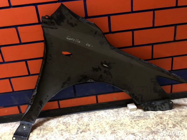 Крыло переднее левое на Toyota Corolla