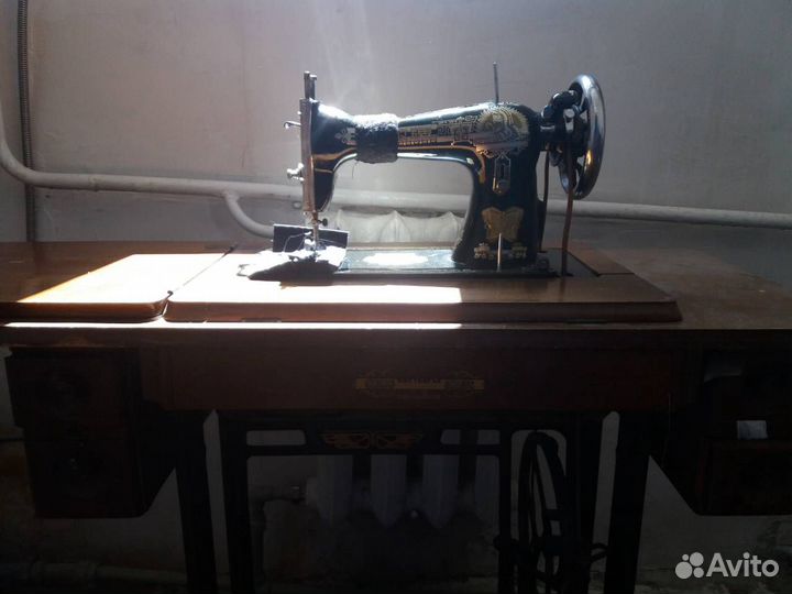 Швейная машинка 