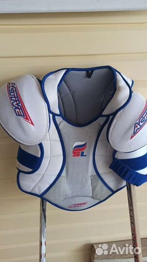 Хоккейный шлем на взрослого