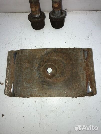 Стремянка рессоры задняя Fiat Ducato 2009