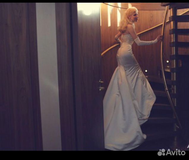 Шикарное Свадебное Платье корсетное со шлейфом