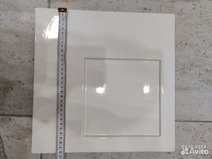 Тарелки большие квадратные