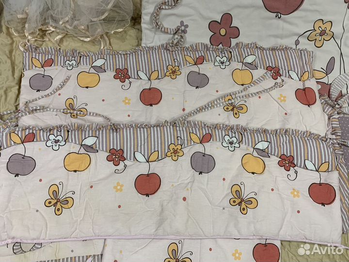 Комплекта в кроватку+подушка и белье икеа