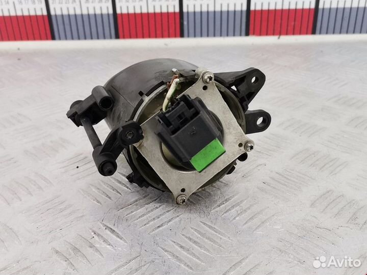 Фара противотуманная левая Audi A4 B6 2004