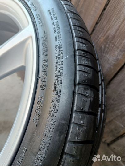 Bridgestone Potenza RE040 255/40 R19 100Y