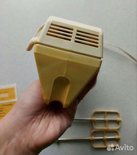 Электровзбивалка (миксер) Страуме вр-302