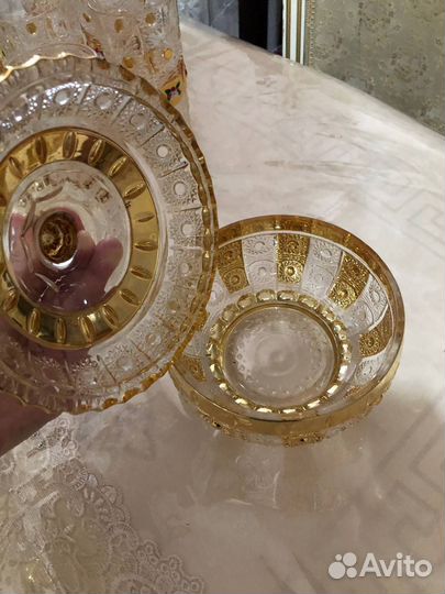 Сахарница с крышкой