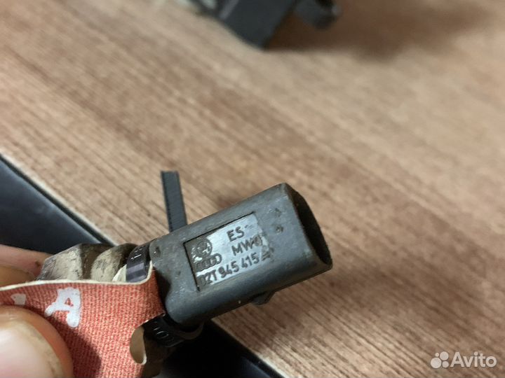 Датчик заднего хода VAG 02T945415A Golf Fabia