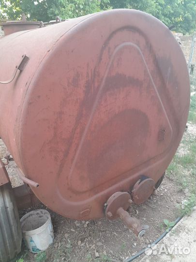 Емкость на колесах