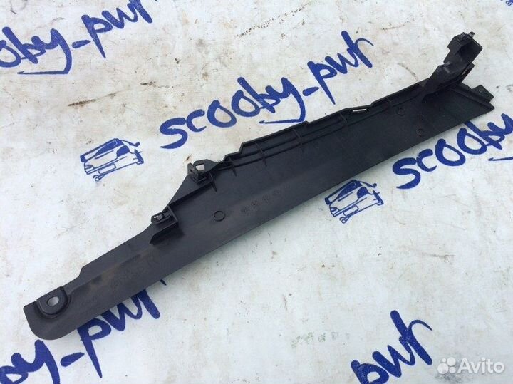 Накладка центральной консоли правая Subaru Impreza