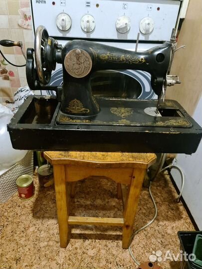 Швейная машина