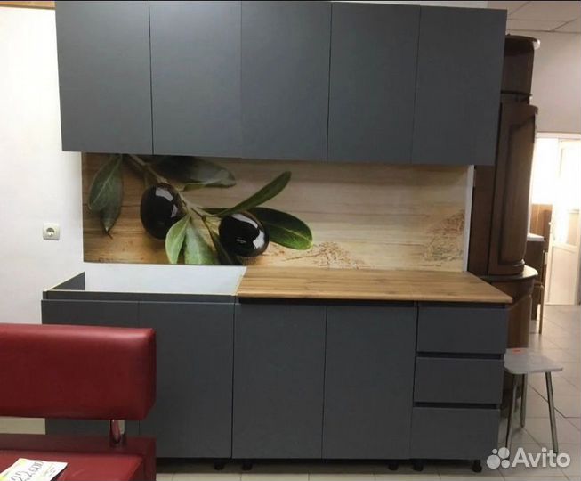 Современный кухонный гарнитур