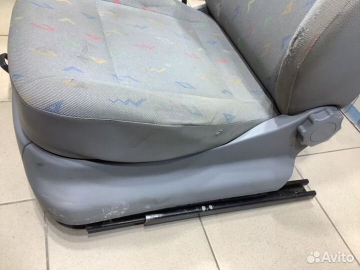 Сиденье переднее переднее левое Volkswagen Caddy