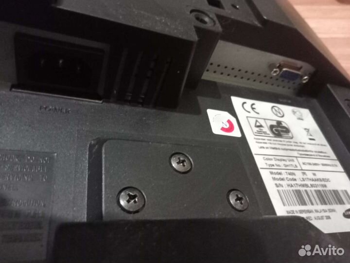 Монитор Samsung syncmaster740n