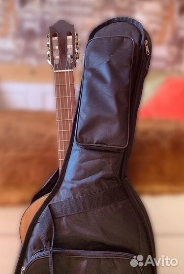 Классическая гитара Cremona с чехлом и струнами