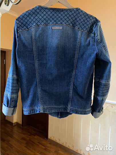 Джинсовая куртка