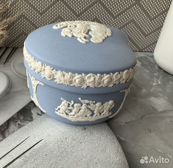 Шкатулка голубой бисквит фарфор Wedgwood