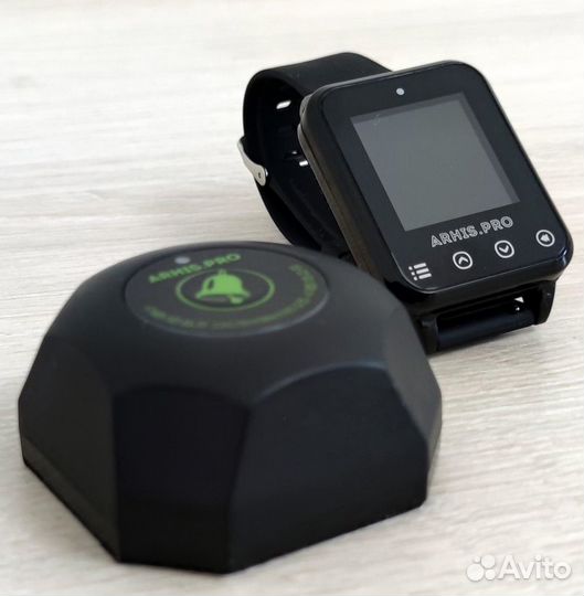 Кнопка вызова персонала и часы, система вызова