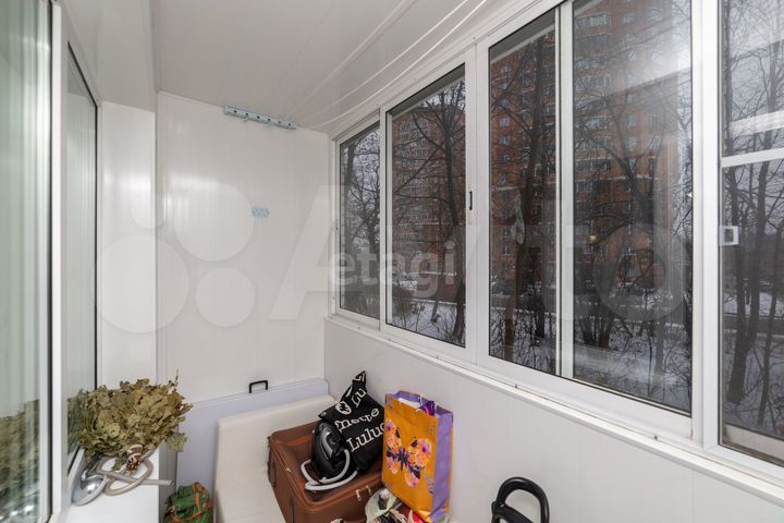 2-к. квартира, 37,8 м², 1/9 эт.