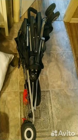 Коляска для двойни Maclaren