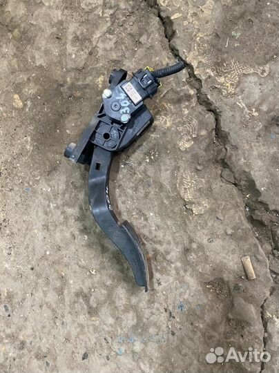 Педаль газа акселератор Hyundai Solaris (Хундай)