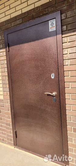 Дверь входная металлическая бу