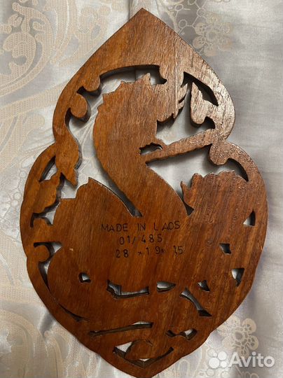 Деревянное резное панно