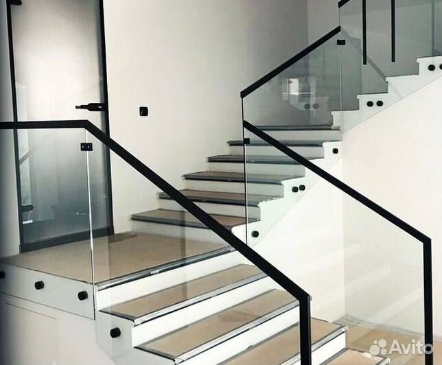 Стеклянные перила для лестниц