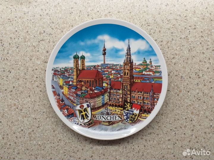 Настенная тарелка