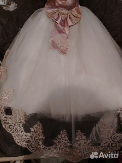 Платье праздничное