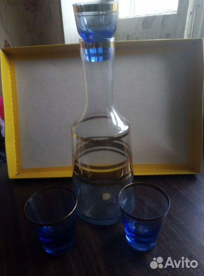 Графин с рюмками