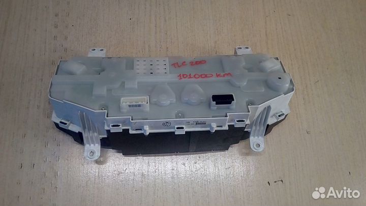 Панель приборов Toyota Land Cruiser 200 2009 год