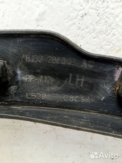 Накладка заднего крыла левого