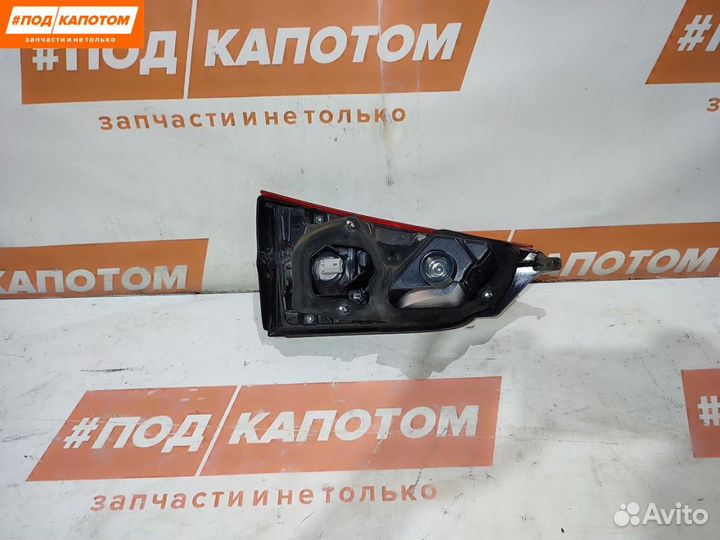 Фонарь крышки багажника правый Nissan Qashqai 2