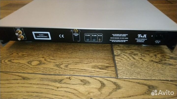 Проигрыватель T+A CD1240R