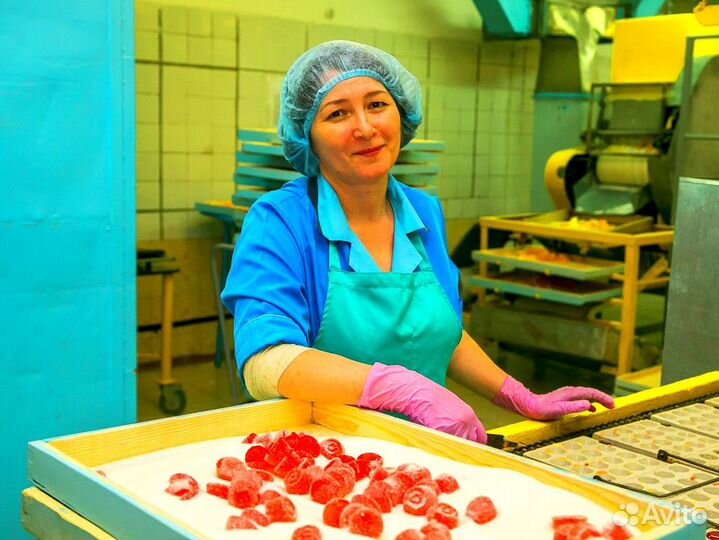 Упаковщица/к конфет сидя с питанием и проживанием