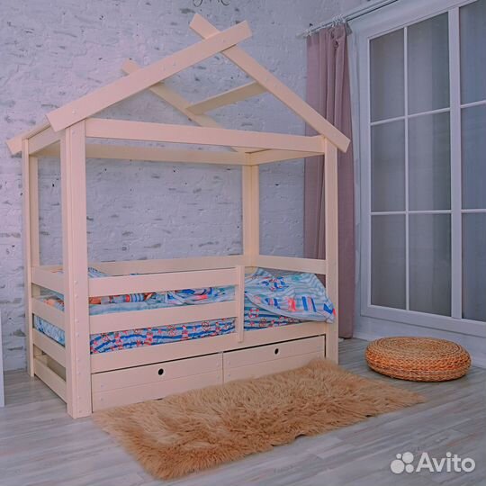 Кровать домик