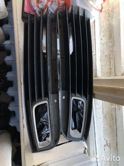 Audi a8 d3 решетка в бампер