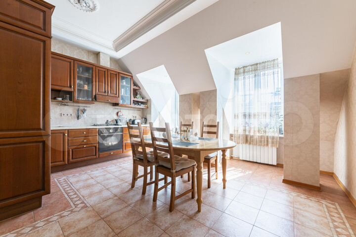 5-к. квартира, 184 м², 7/7 эт.