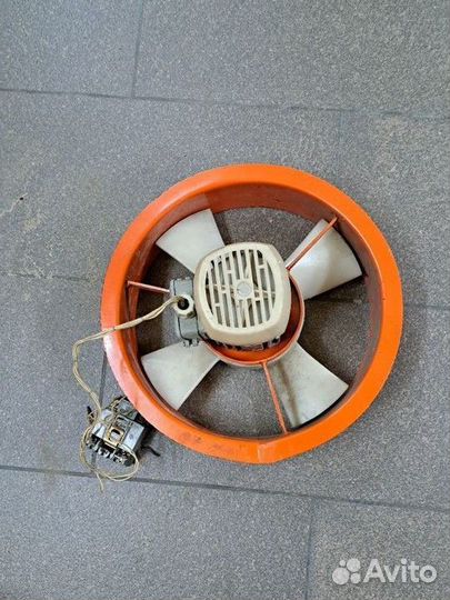 Вентилятор с электродвигателем