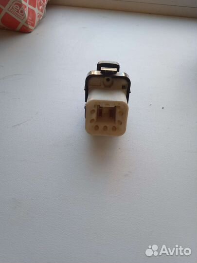 Кнопка стеклоподъёмника mitsubishi chariot grandis